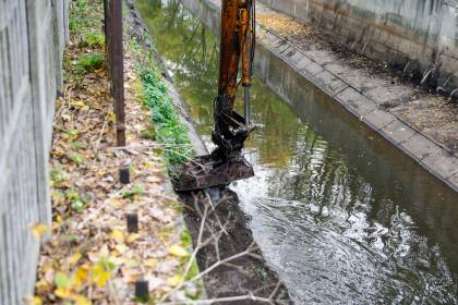 Czyszczenie Rawy i Mlecznej. Miasto wyda na to blisko 600 tys. zł