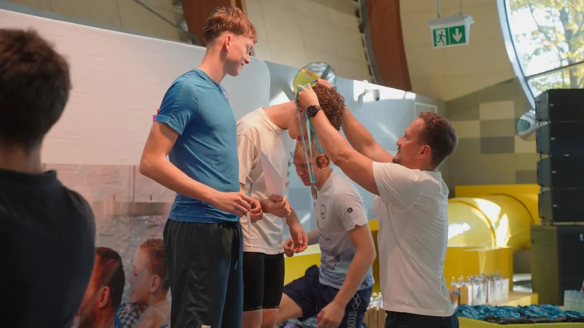 Zdjęcie: 254 pływaków na Burowcu i ponad 500 startów. Katowiczanie z medalami