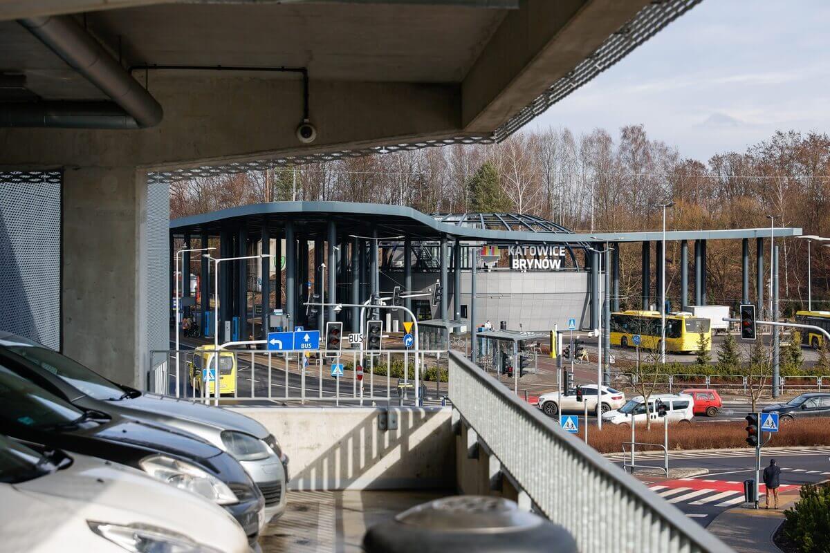 Zdjęcie 1: Nocna przerwa w działaniu parkingu samochodowego CP Brynów