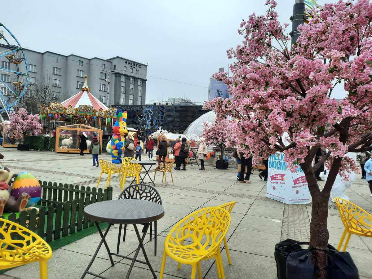Zdjęcie 3: Kolorowe pisanki i miejska strategia. Jarmark Wielkanocny wrócił do Katowic