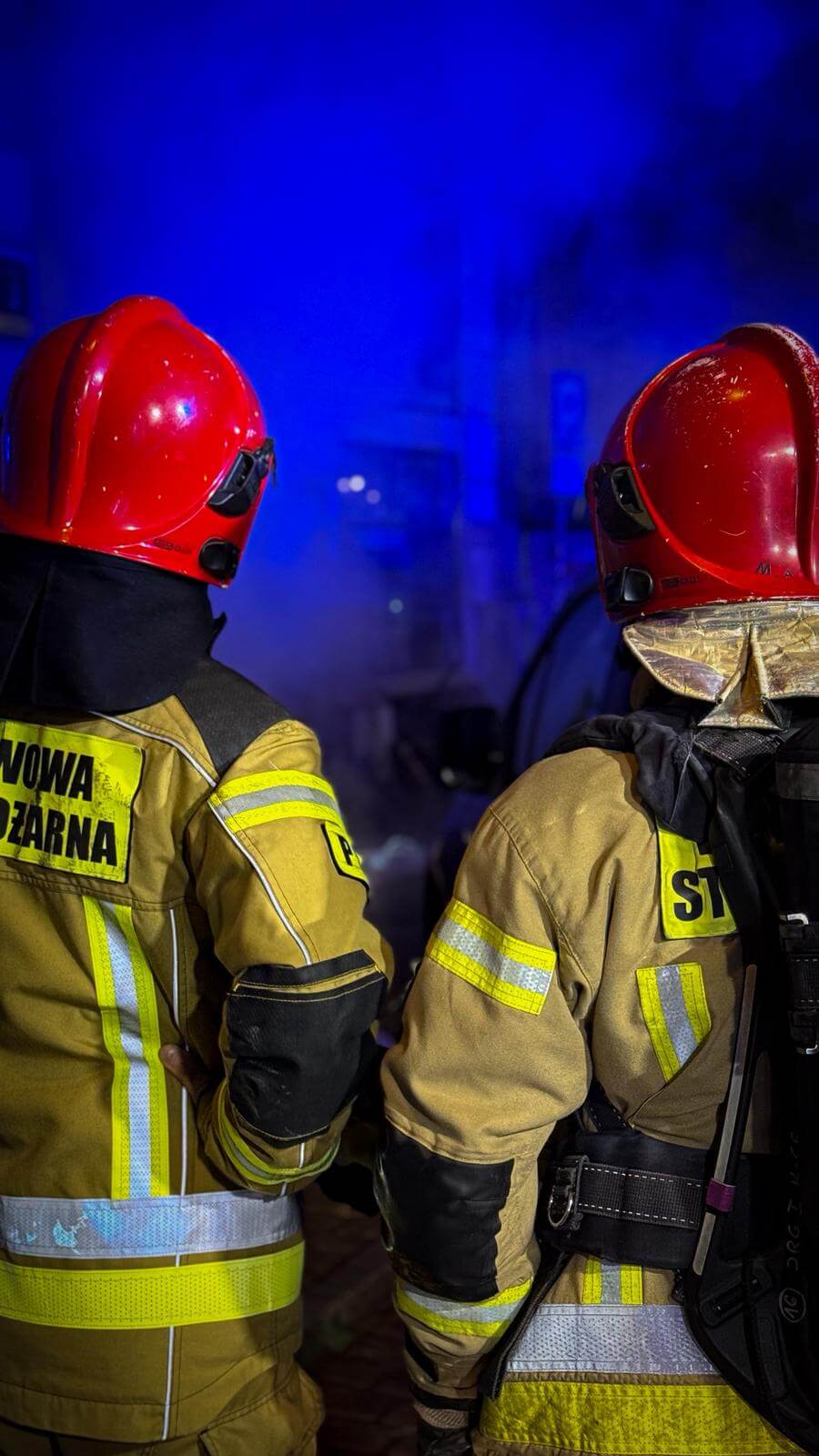 Zdjęcie 1: Tragiczny pożar na Opolskiej – dwie ofiary, osiem osób ewakuowanych