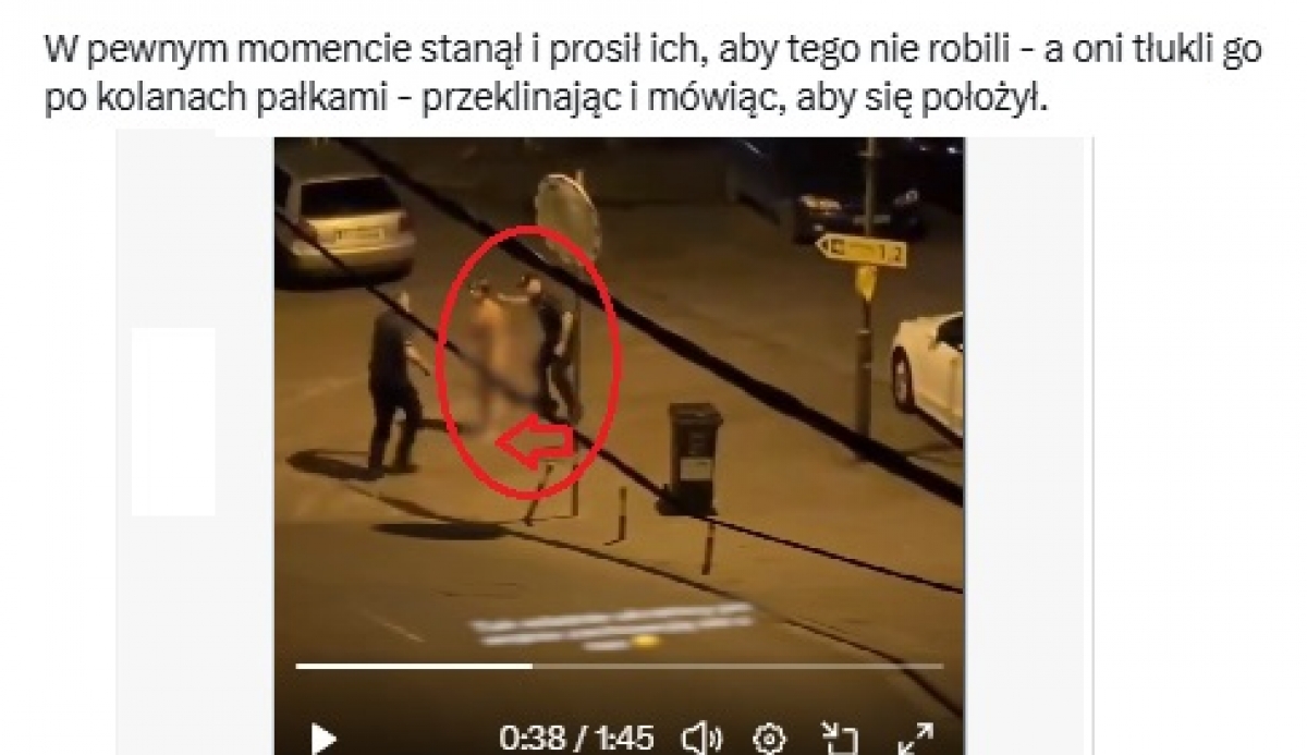 Zdjęcie 1: Nagi Ukrainiec zaatakował policjantów bezpośrednio pod komisariatem